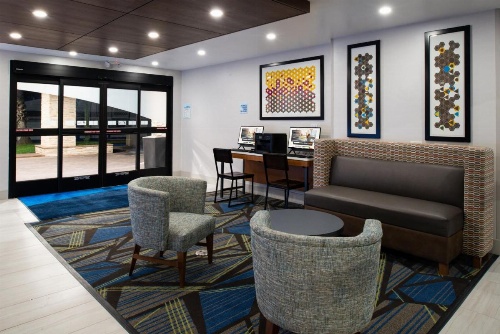Holiday Inn Express Santa Rosa North image 18