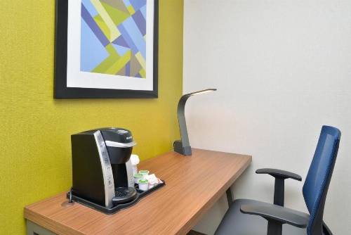Holiday Inn Express Santa Rosa North image 3